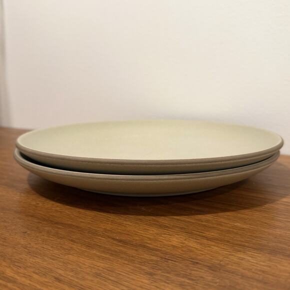 HEATH Ceramics Sandlewood Tan Coupe Shape Dinner Plates 11” Set Of 2 California - Picture 4 of 8